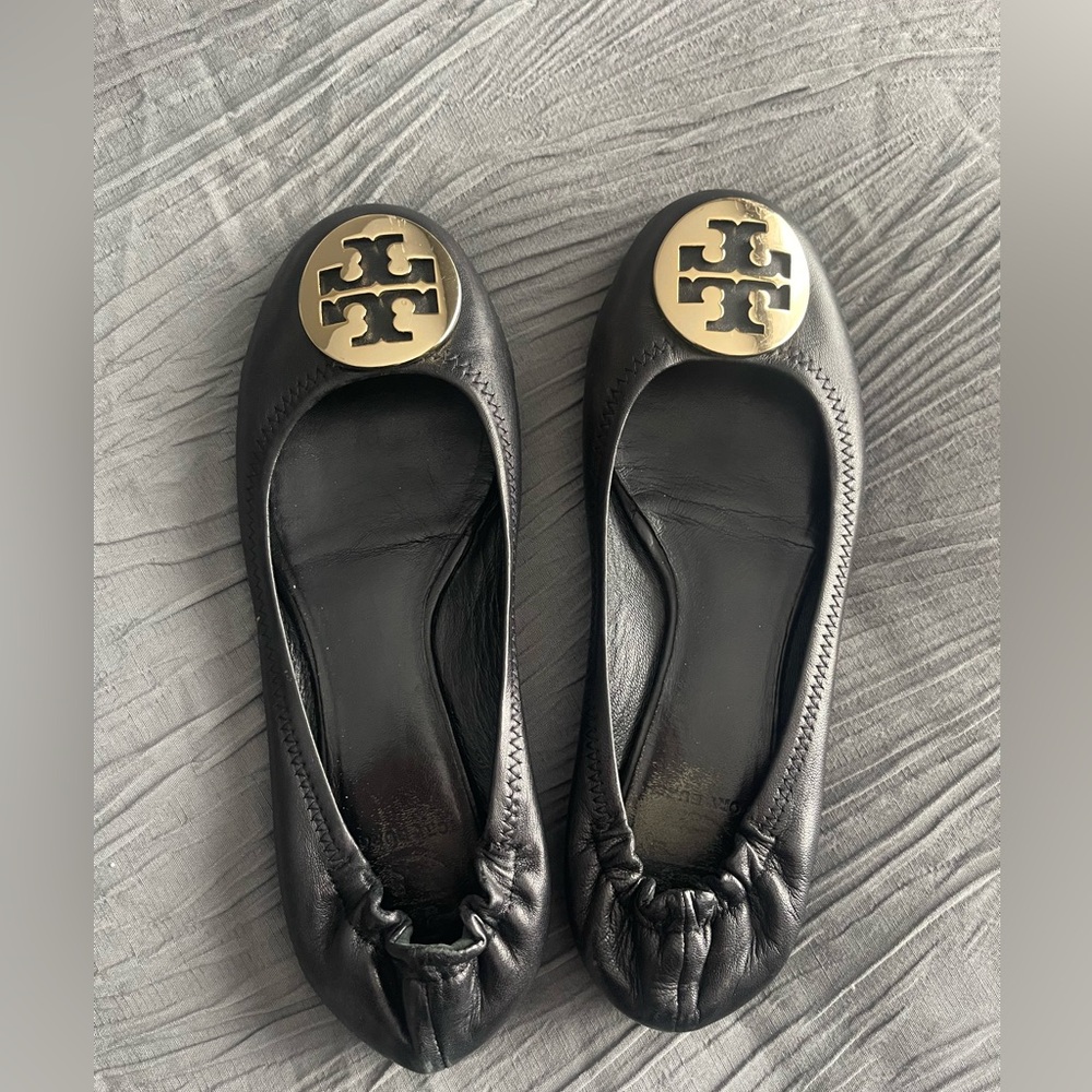 Tory Burch ballet flats with gold emblem